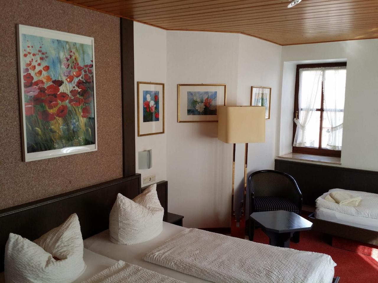 Hotel-Landgasthof Gruener Baum - Dittigheim Tauberbischofsheim Extérieur photo